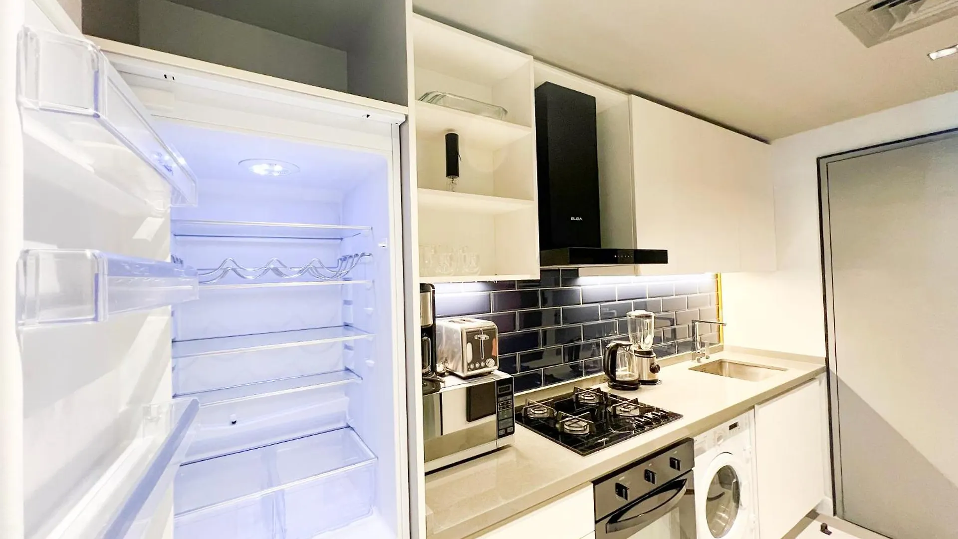 Mag318, Modern Studio Apartment With Great Amenities And Canal View, 5Min Walk To Dubai Mall