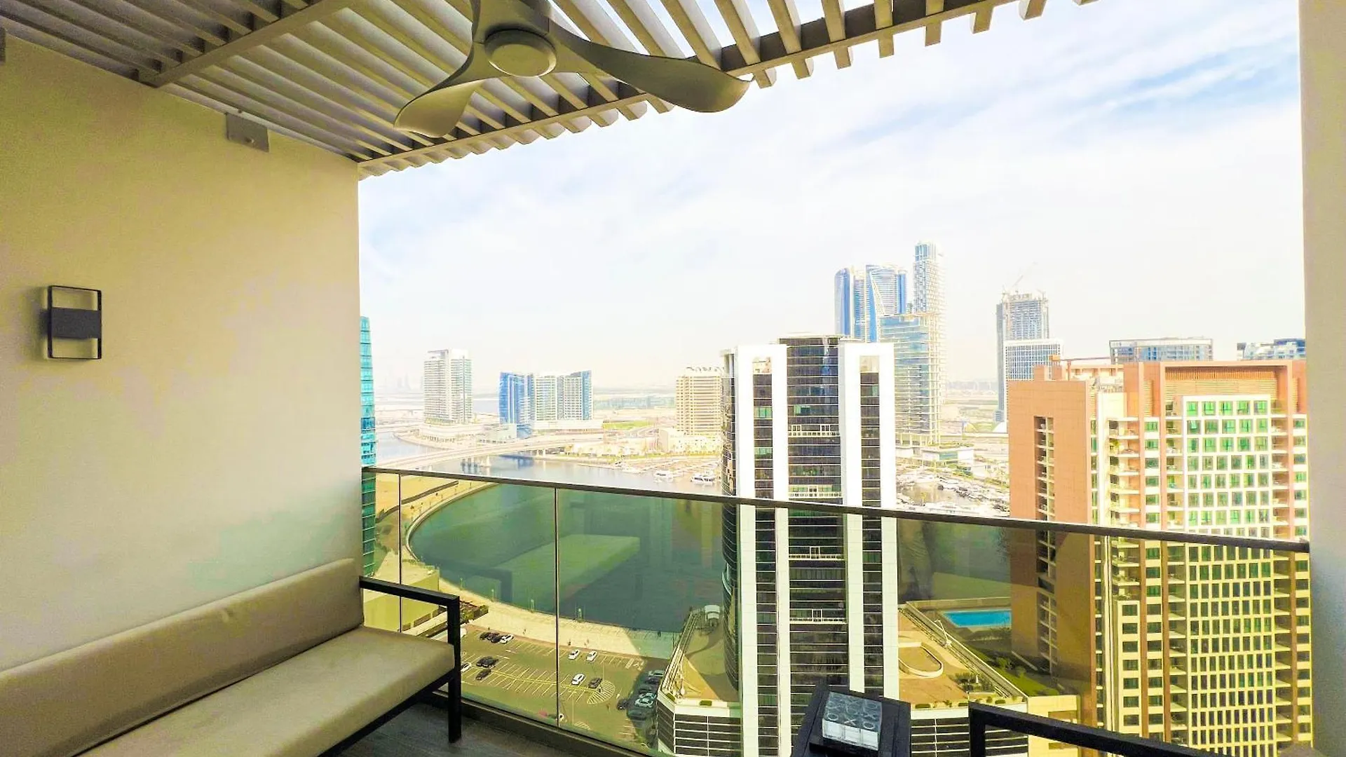 Mag318, Modern Studio Apartment With Great Amenities And Canal View, 5Min Walk To Dubai Mall